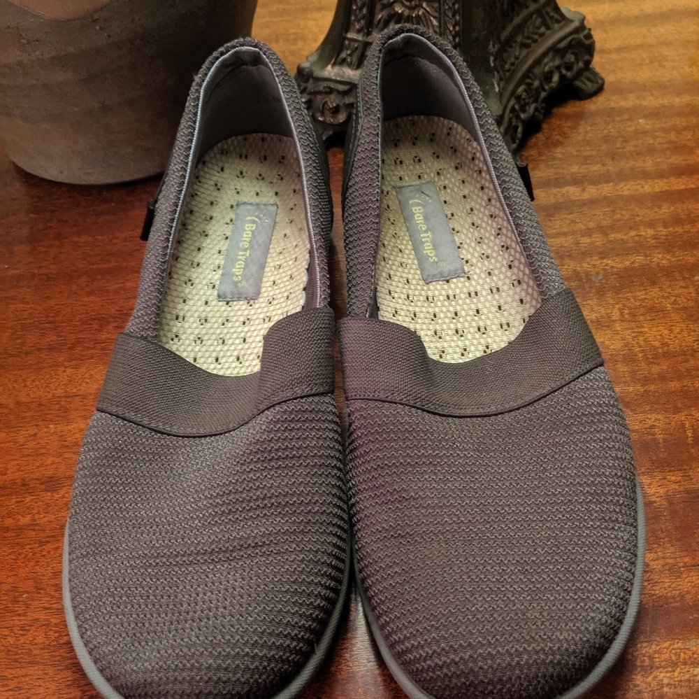 Bare Traps size 7 1/2